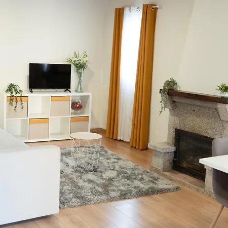 Geres Andorinhas House *